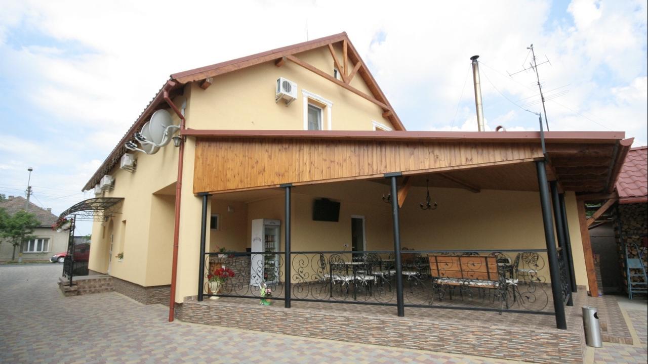 Міні Готель Вілла Вікторія Berehove  Exterior photo